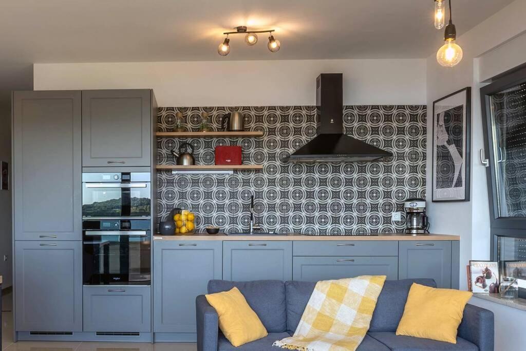 Emarin Apartment *